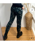 Leaves print fleece leggings