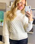 Mock neck cable knit long sleeves cropped jumper in white