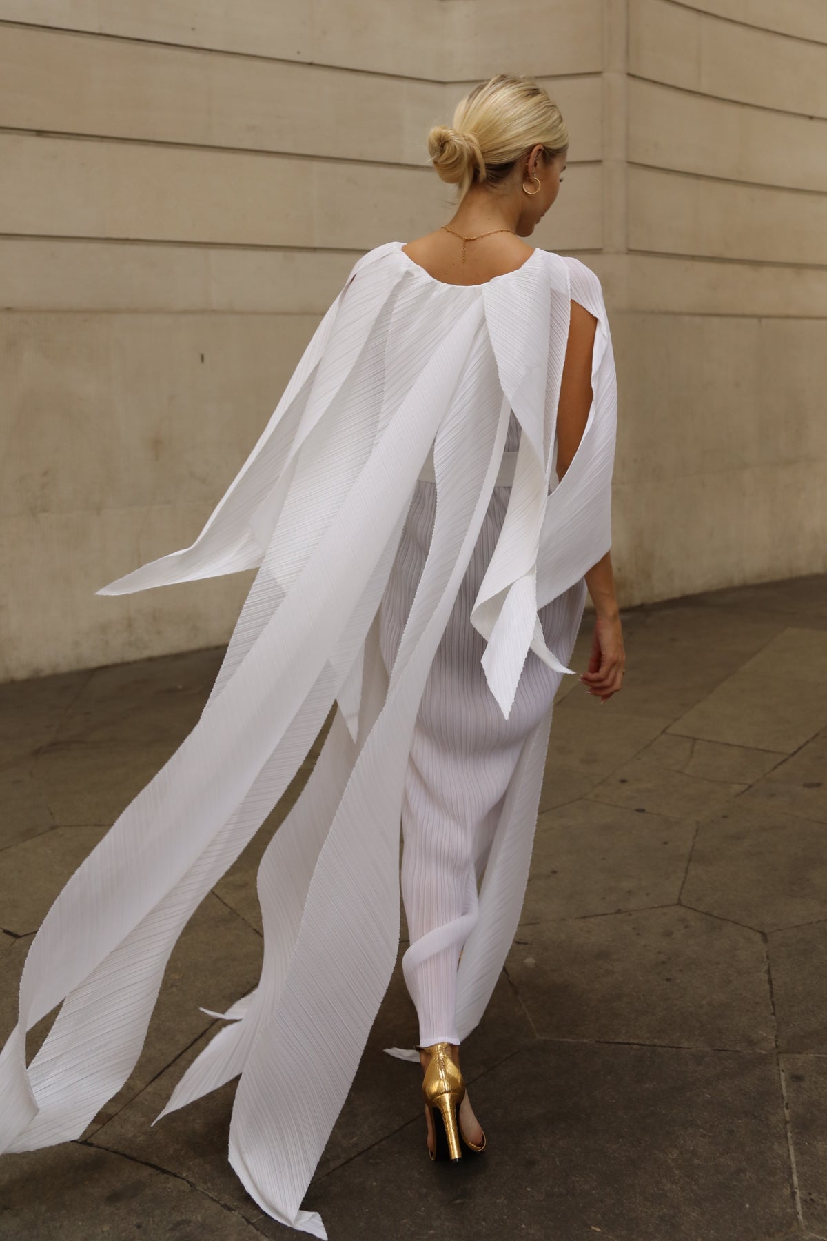 Elegant Pleated Cape Sleeve Maxi Dress with Tie Waist in White