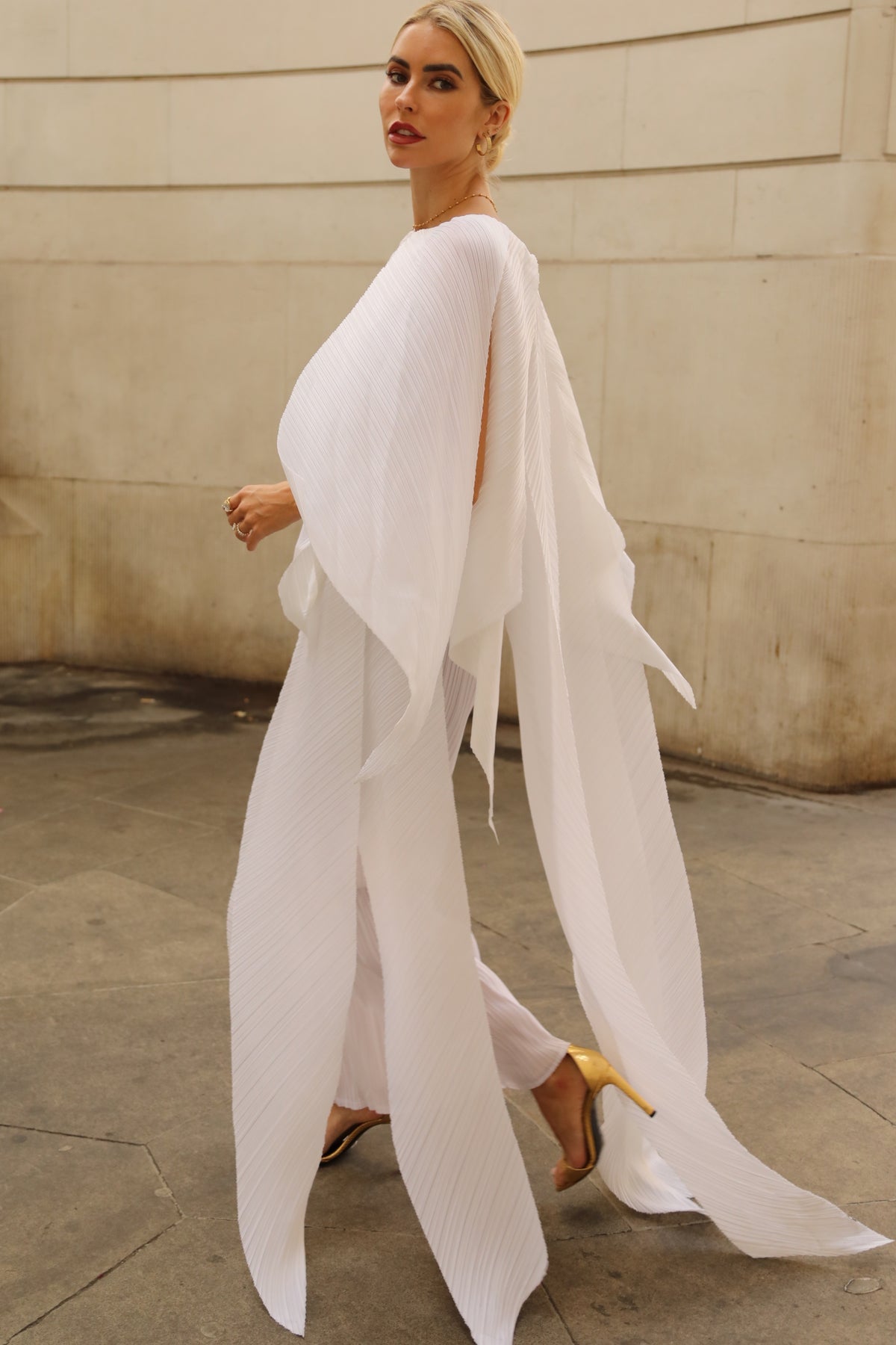 Elegant Pleated Cape Sleeve Maxi Dress with Tie Waist in White