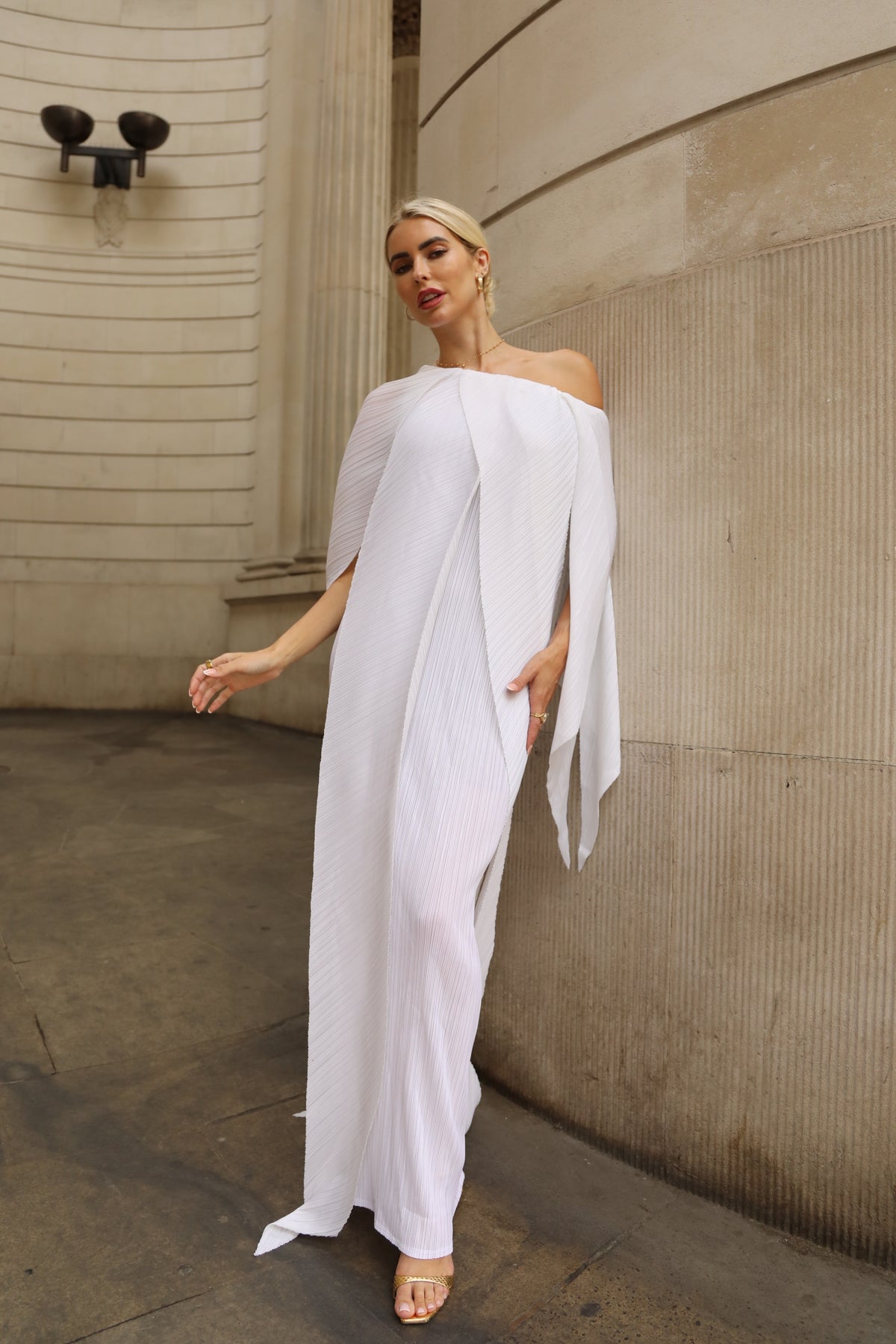 Elegant Pleated Cape Sleeve Maxi Dress with Tie Waist in White