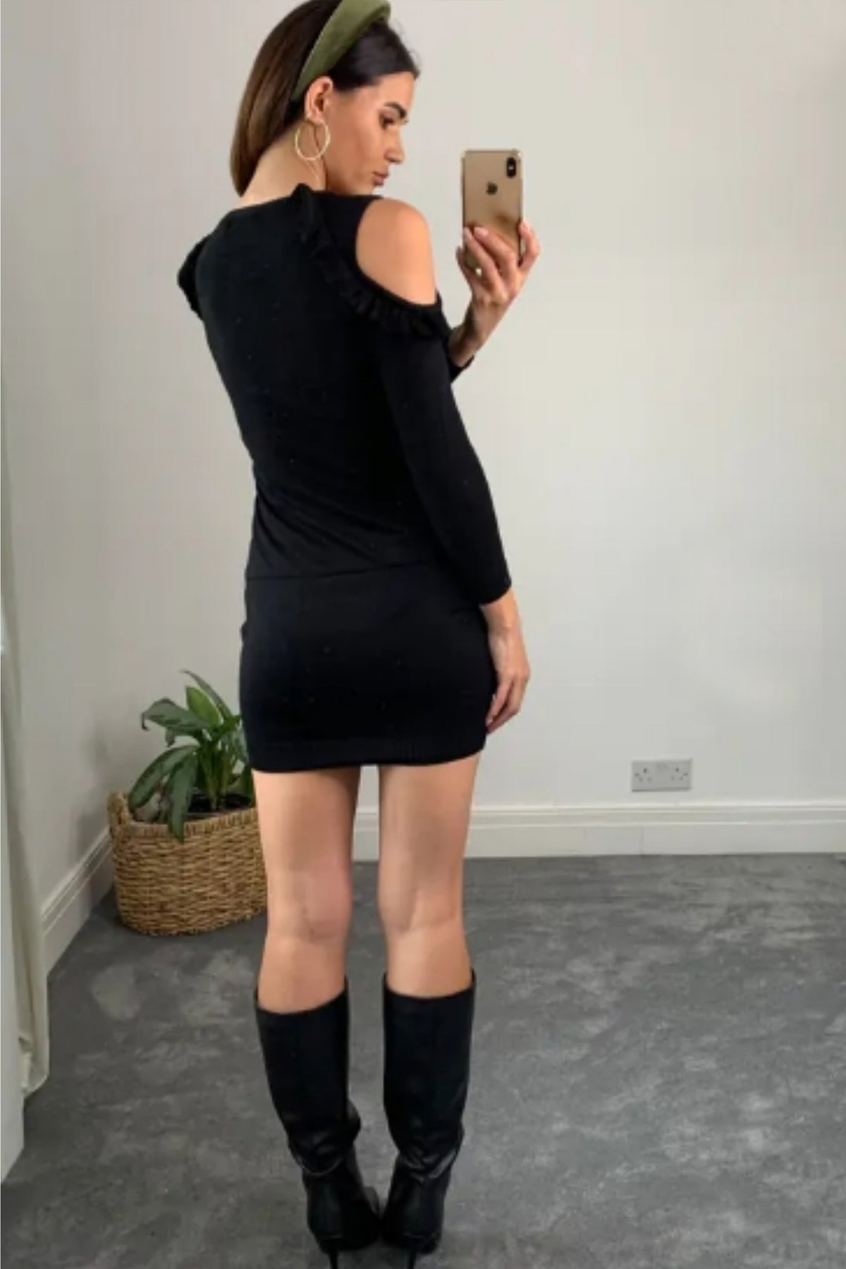 Frilled Cold Shoulder bodycon dress (Black)