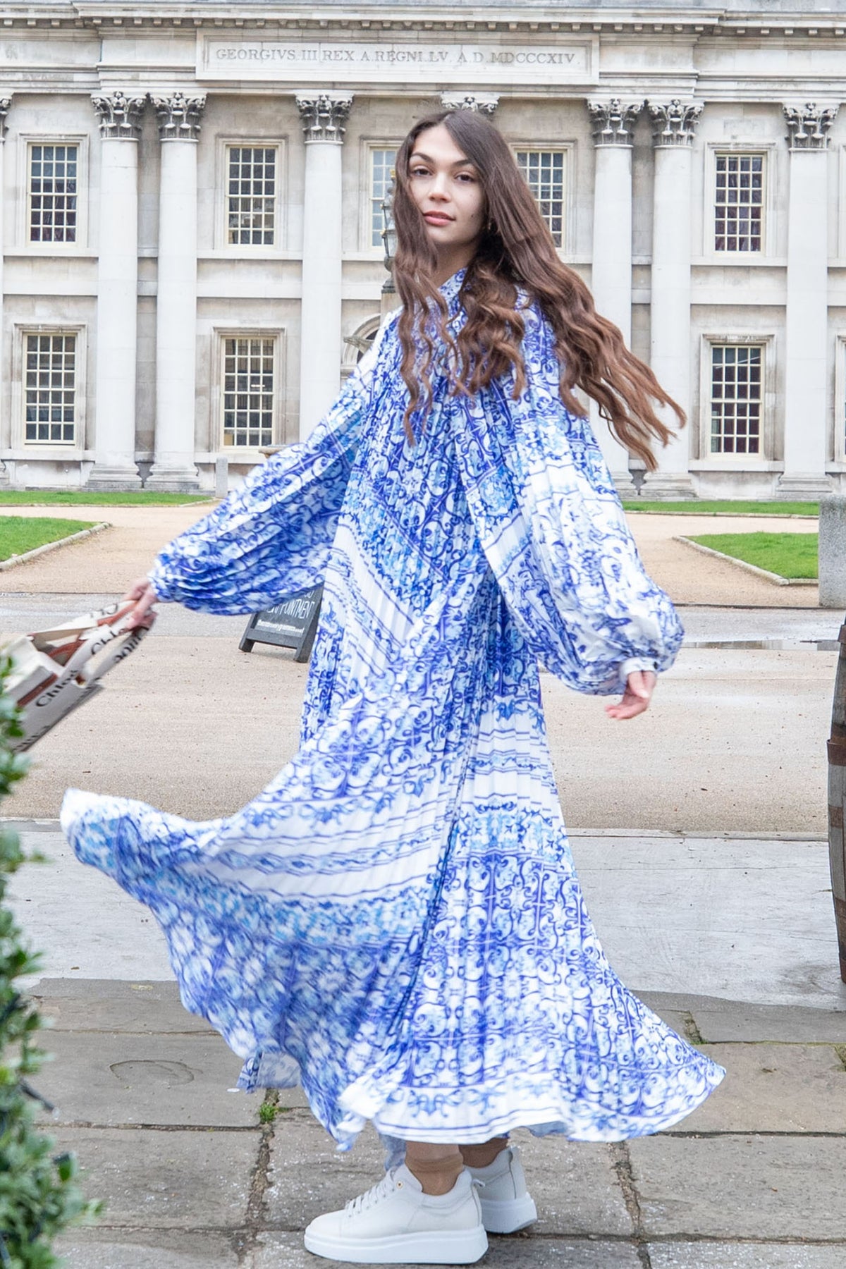 Blue monochrome scarf print pleated long shirt dress