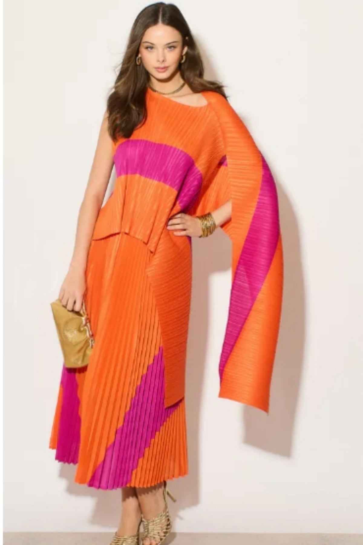 Full pleated Long sleeves vest top and skirts in orange pink color
