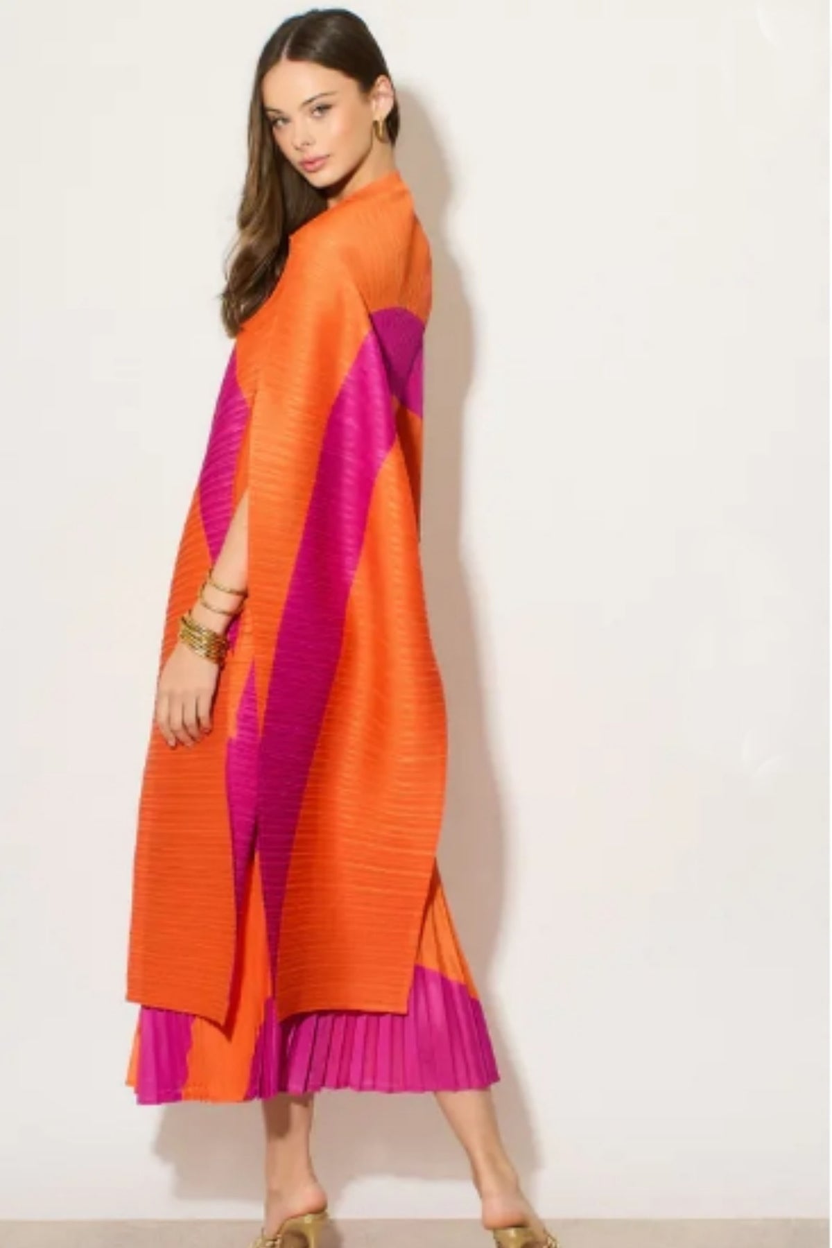 Full pleated Long sleeves vest top and skirts in orange pink color
