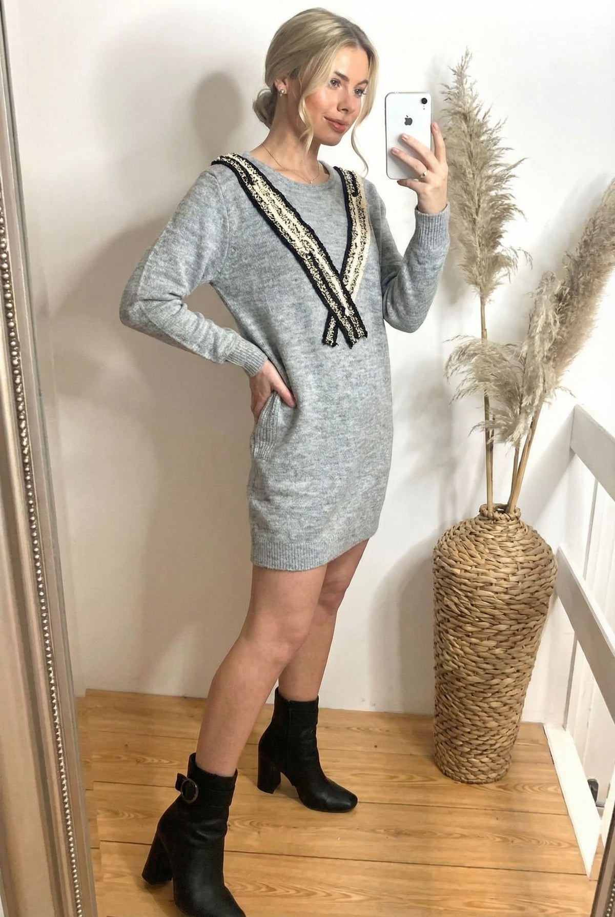 Oversize jumper with scarf embellished
