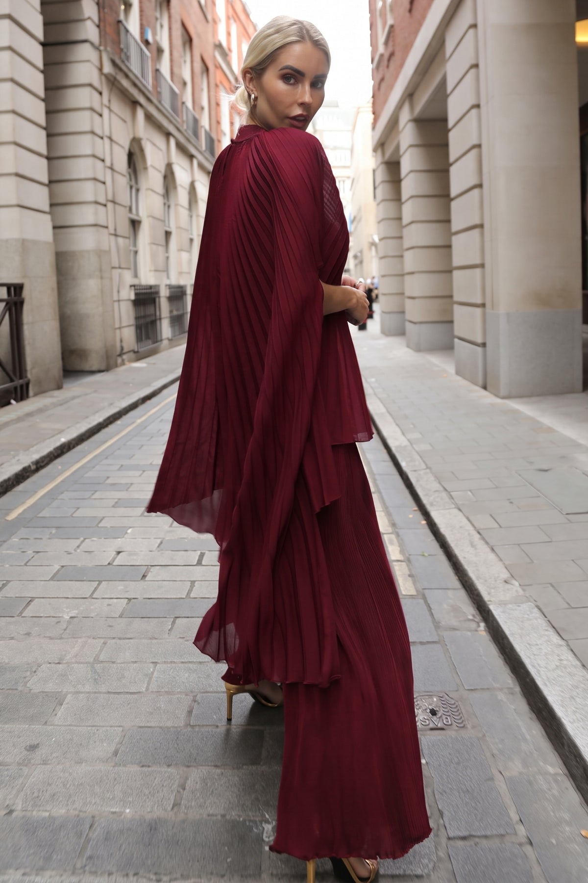 Pleated Cape Top, Vest &amp; Wide Leg Trouser Set In Burgundy