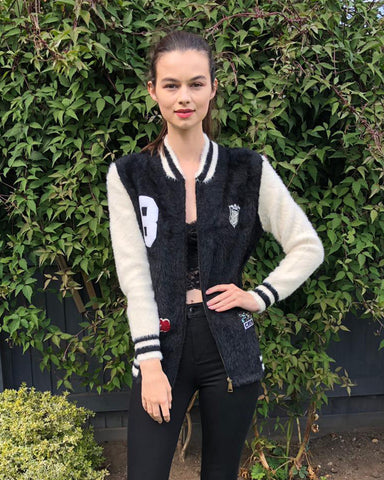 Fluffy cardigan style bomber jacket with patch (BLACK)