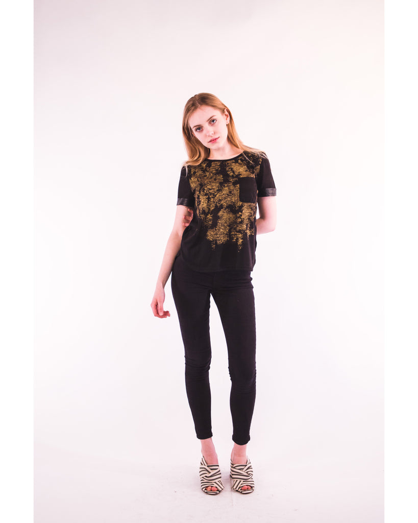 Gold Print T-shirt with Pocket (BLACK)