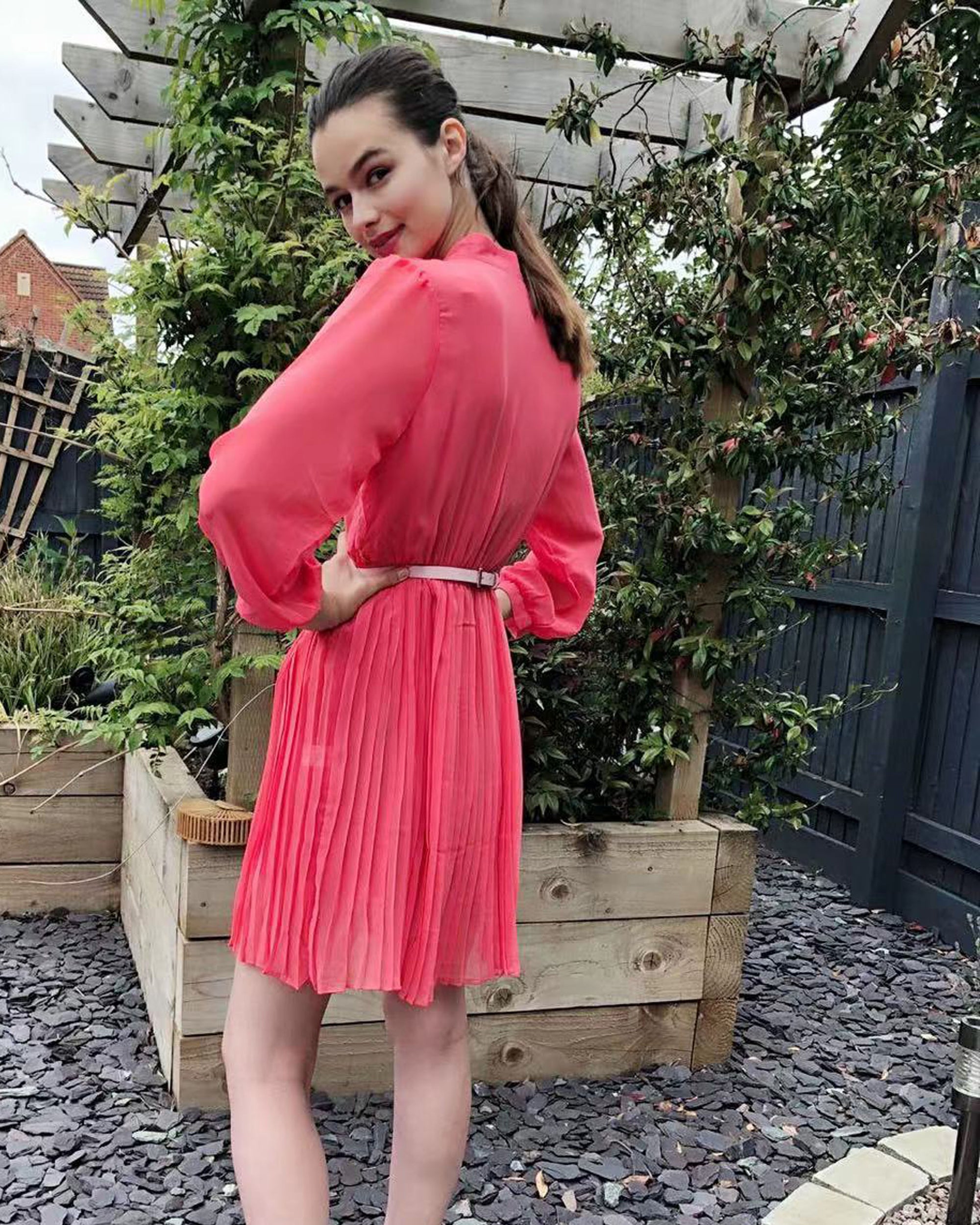 Pleated Midi dress (Coral pink)